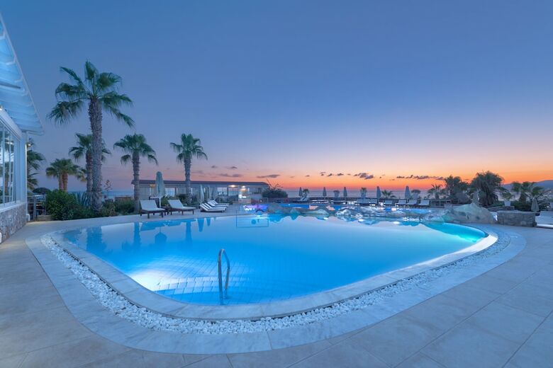Hotel Ikaros Beach Resort & Spa