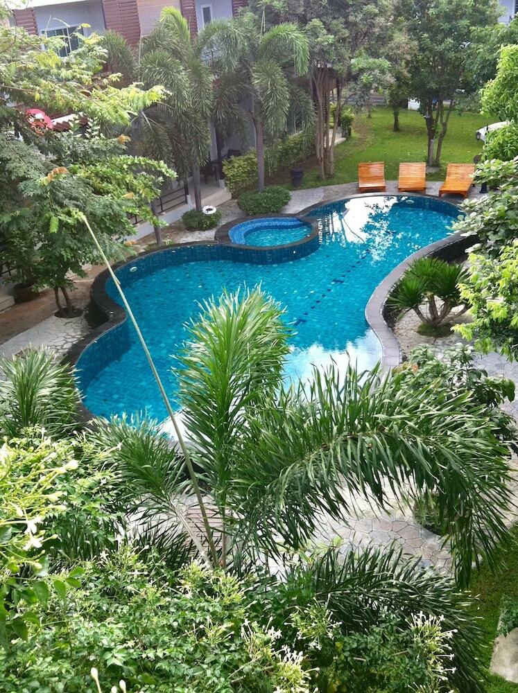 Hotel The Garden Resort
