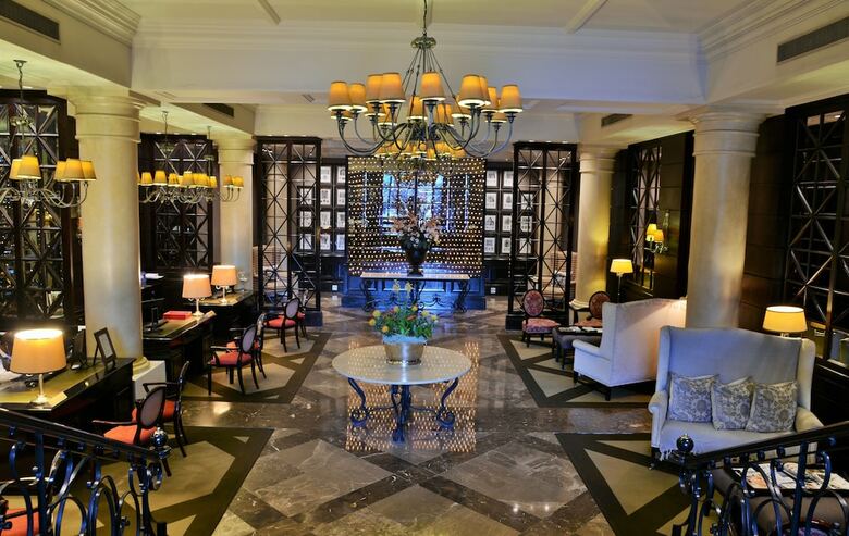 Hotel Cape Royale Luxury Suites