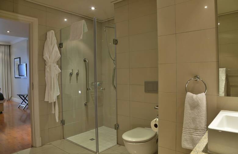 Hotel Cape Royale Luxury Suites