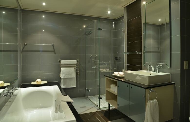 Hotel Cape Royale Luxury Suites