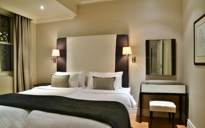 Hotel Cape Royale Luxury Suites