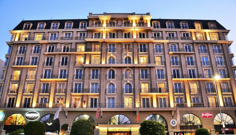 Hotel Cape Royale Luxury Suites