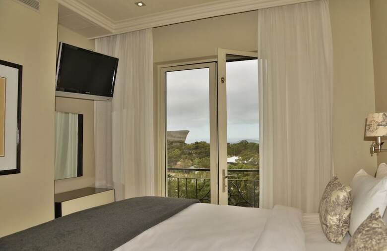 Hotel Cape Royale Luxury Suites