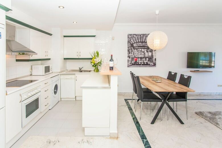Apartamentos Marina de Banus Sea Views