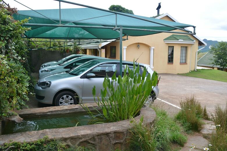 Posada Thaba Tsweni Lodge And Safaris
