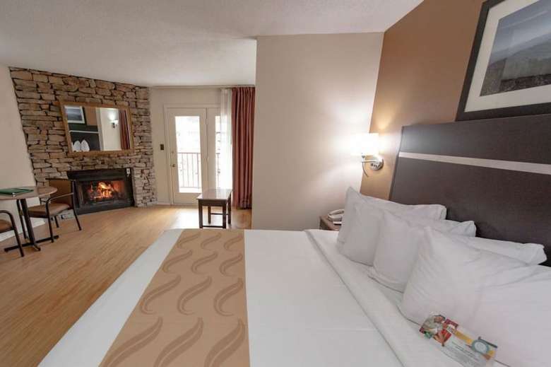 Hotel Quality Inn & Suites