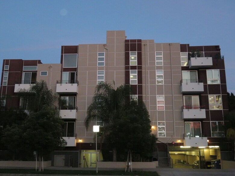 Apartamento 2 Bed / 2 Bath In Studio City