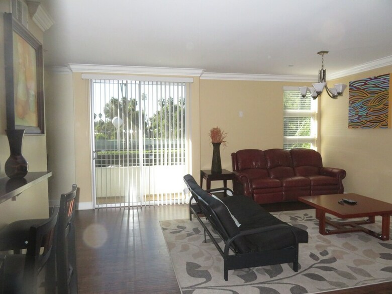Apartamento 2 Bed / 2 Bath In Studio City