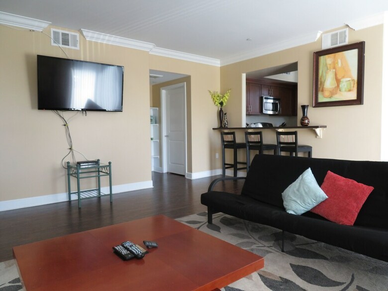 Apartamento 2 Bed / 2 Bath In Studio City