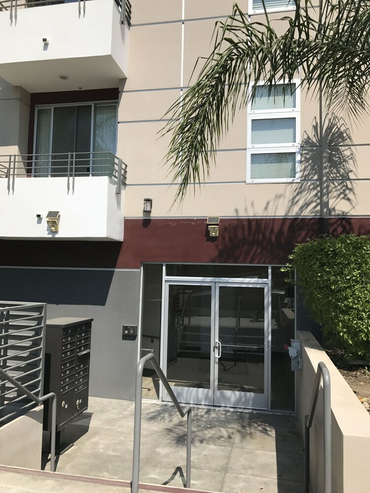 Apartamento 2 Bed / 2 Bath In Studio City