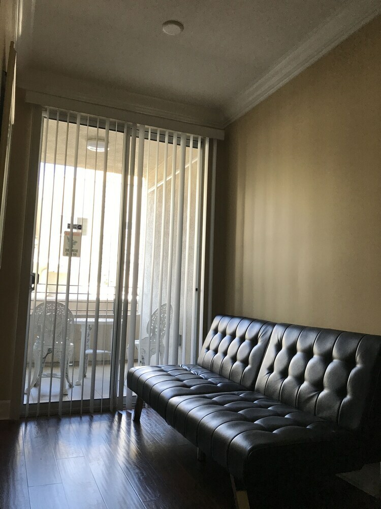 Apartamento 2 Bed / 2 Bath In Studio City