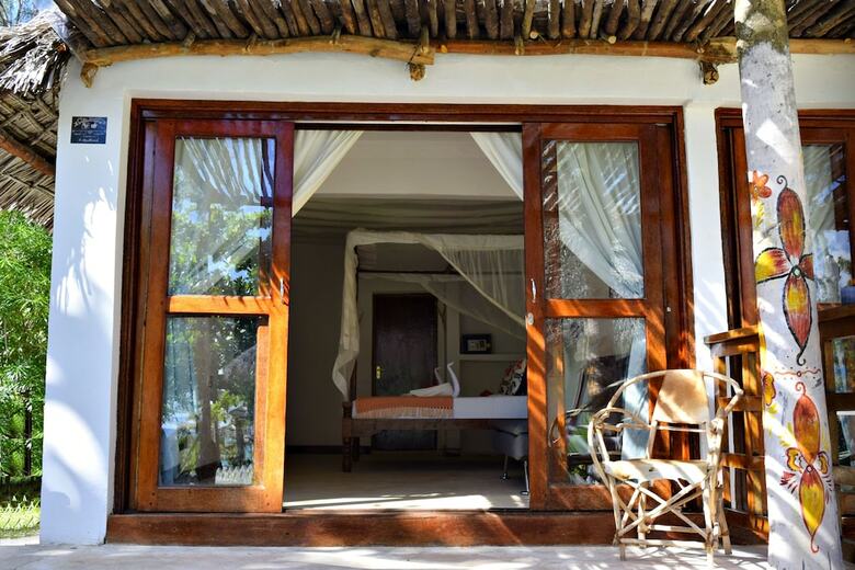 Hotel Aya Beach Bungalows