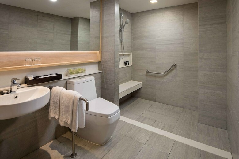 Hotel Solitaire Bangkok Sukhumvit 11