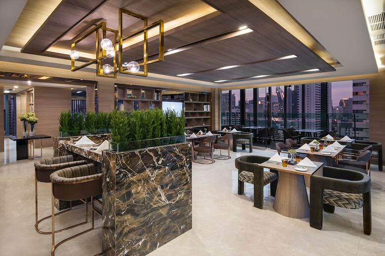 Hotel Solitaire Bangkok Sukhumvit 11