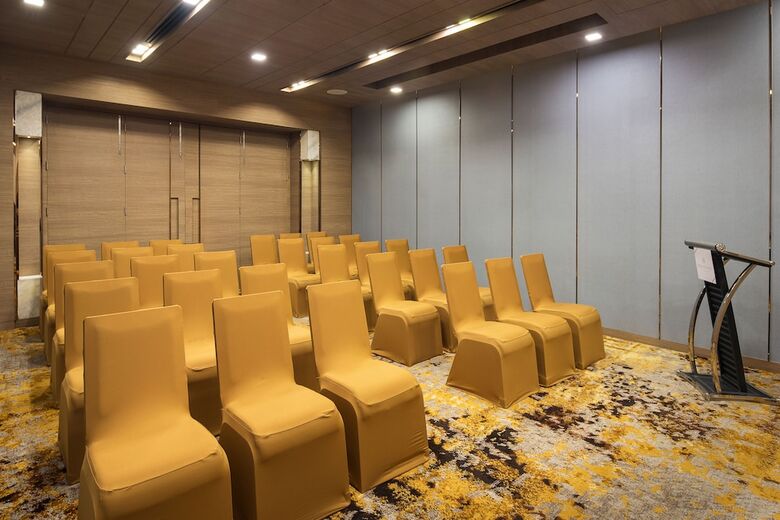 Hotel Solitaire Bangkok Sukhumvit 11