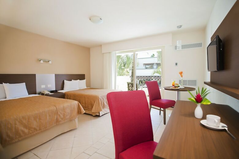 Hotel Crown Paradise Club