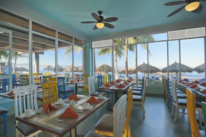 Hotel Crown Paradise Club