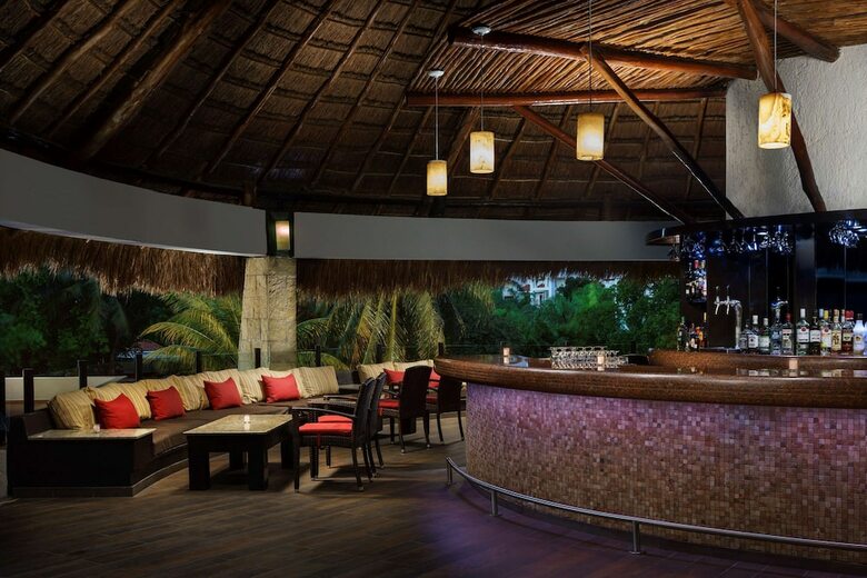 Hotel The Reef Playacar