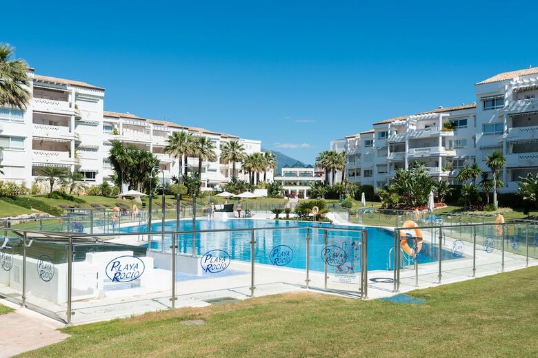 Apartamentos Banus Waterfront Penthouse
