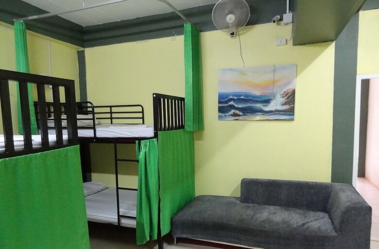Hostal Hugs Guesthouse