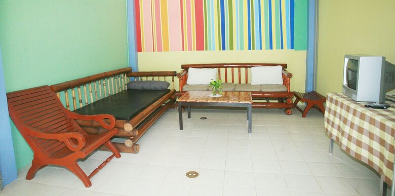 Hostal Hugs Guesthouse