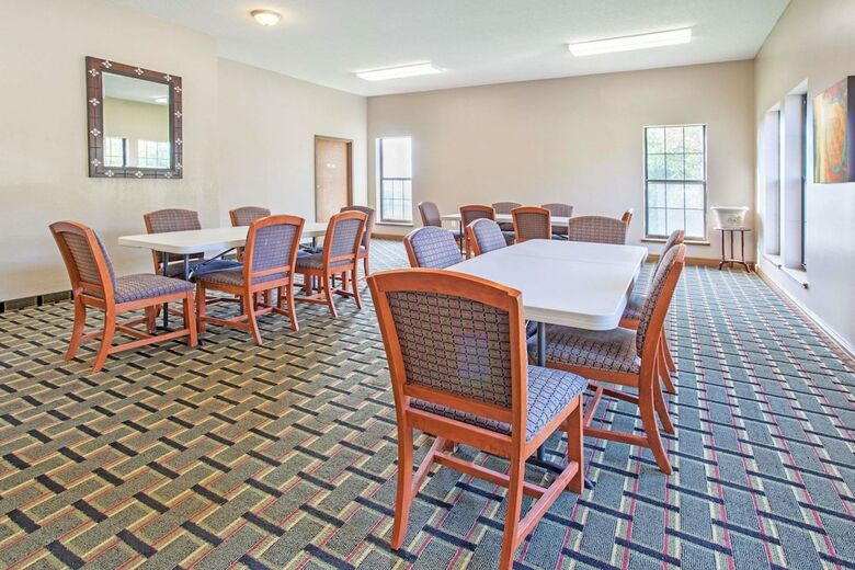 Hotel Super 8 By Wyndham Atchison