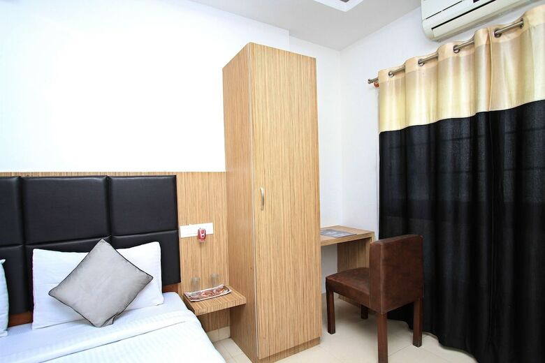 Hotel Oyo 7558 Galaxy Comfort Inn