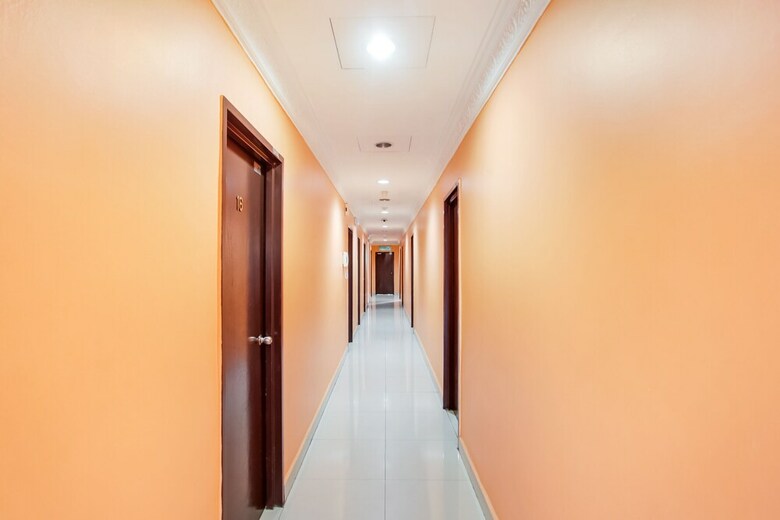Oyo 89470 My Town Hotel