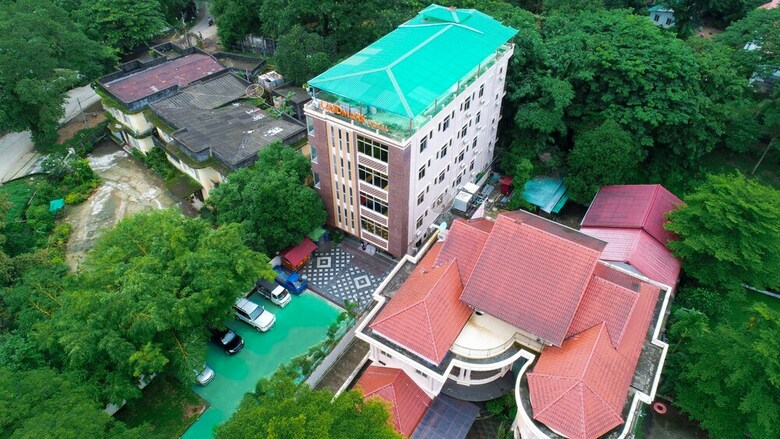 Landmark Hotel