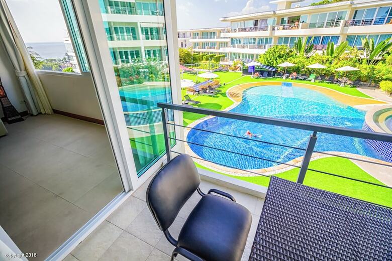 Aparthotel Karon Butterfly Residence