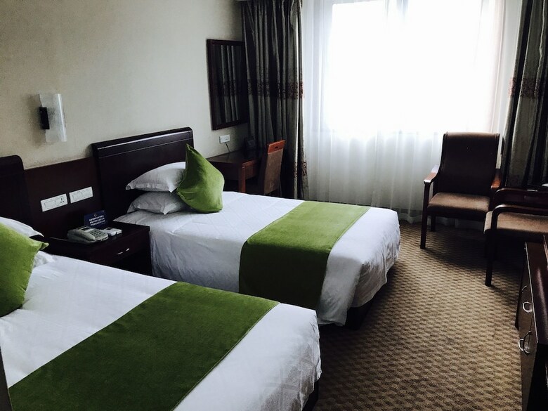 Hangzhou Qiandaohu Waigaoqiao Hotel