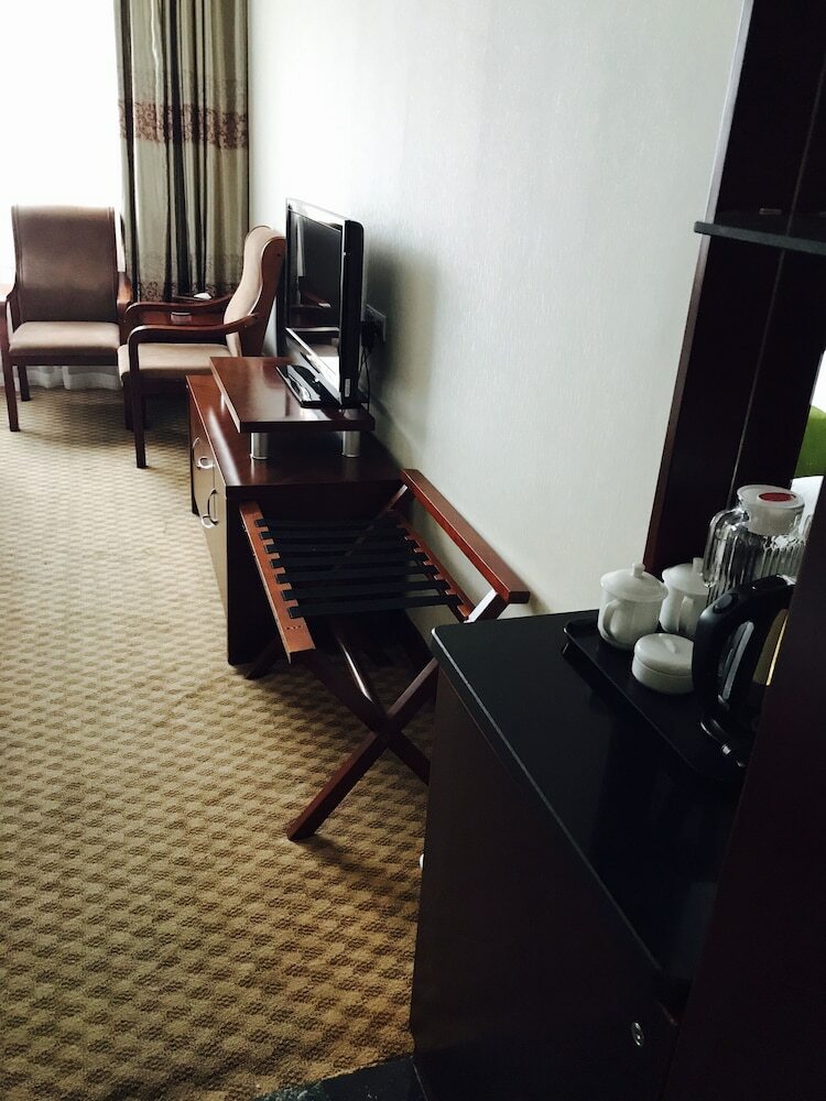 Hangzhou Qiandaohu Waigaoqiao Hotel