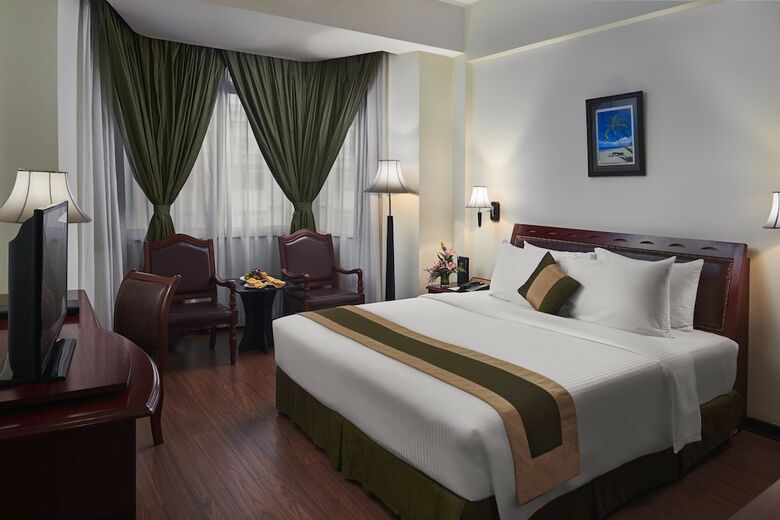 Club Excellence By Phnom Penh Hotel