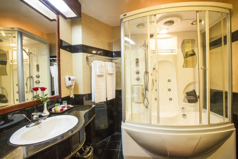 Club Excellence By Phnom Penh Hotel