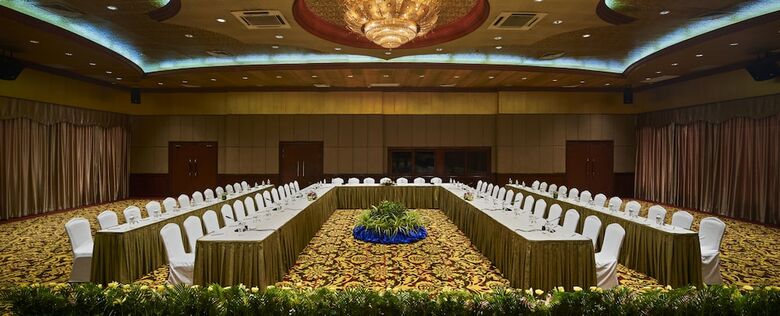 Club Excellence By Phnom Penh Hotel