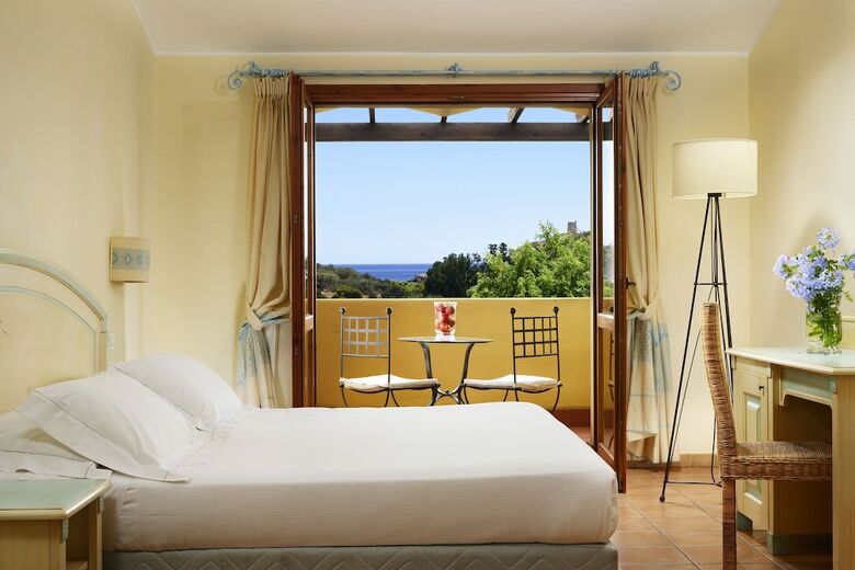 Hotel Th Chia - Parco Torre Chia