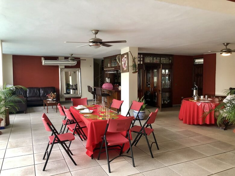 Hotel Auber Cayes Guest House