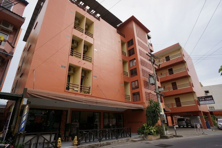 Hotel Utid Court