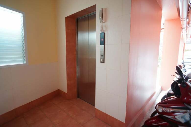 Hotel Utid Court