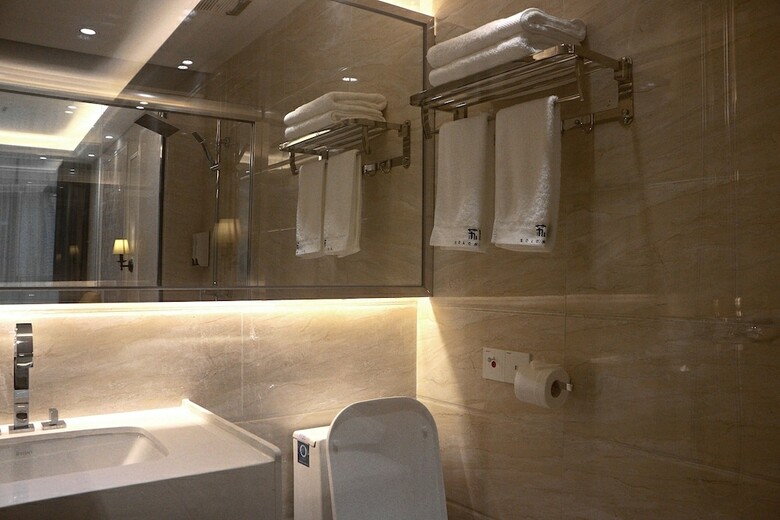 Solo Hotel Shuanglong Store
