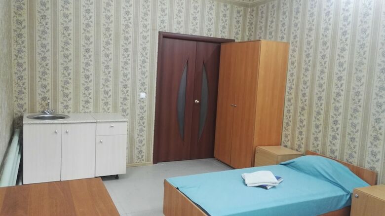 Hostal Admiral Hotel - Hostel