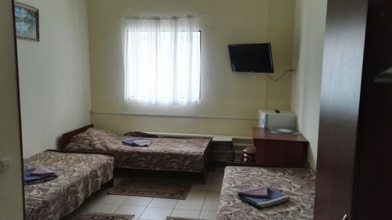 Hostal Admiral Hotel - Hostel