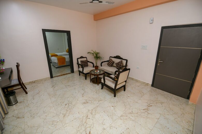 Hotel Jataka Inn