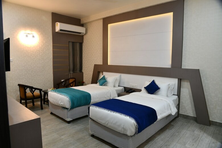 Hotel Jataka Inn