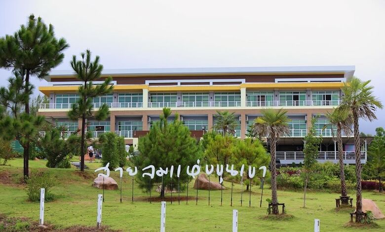 Breeze Hill Hotel