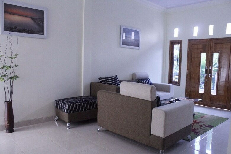 Hotel Rizky Homestay