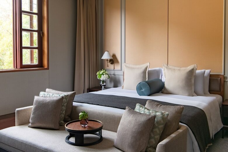 Hotel Capella Shanghai, Jian Ye Li