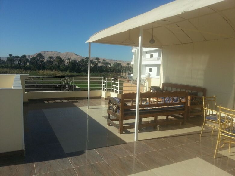 Aparthotel Luxor Star Apartments