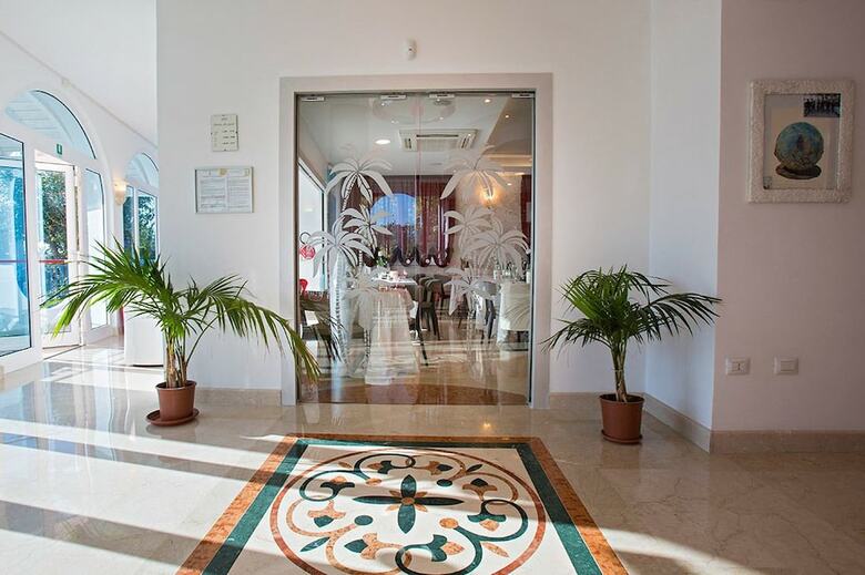 Hotel Ambassador